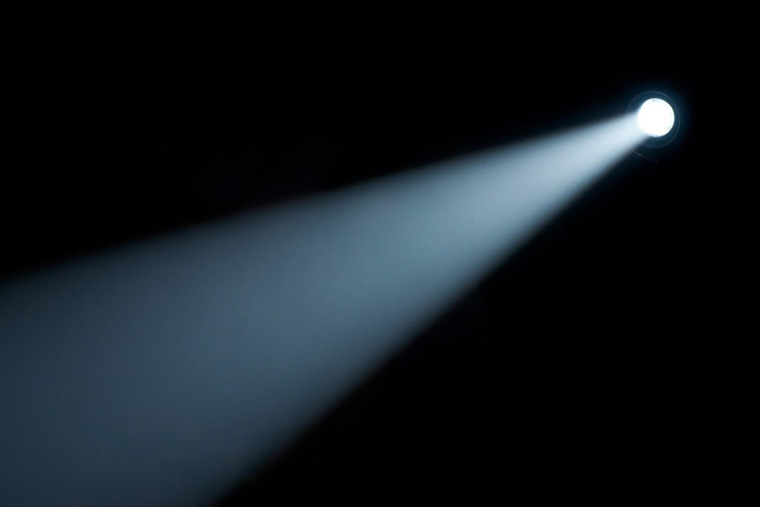 光的衰減是盡頭嗎，光子衰減定律